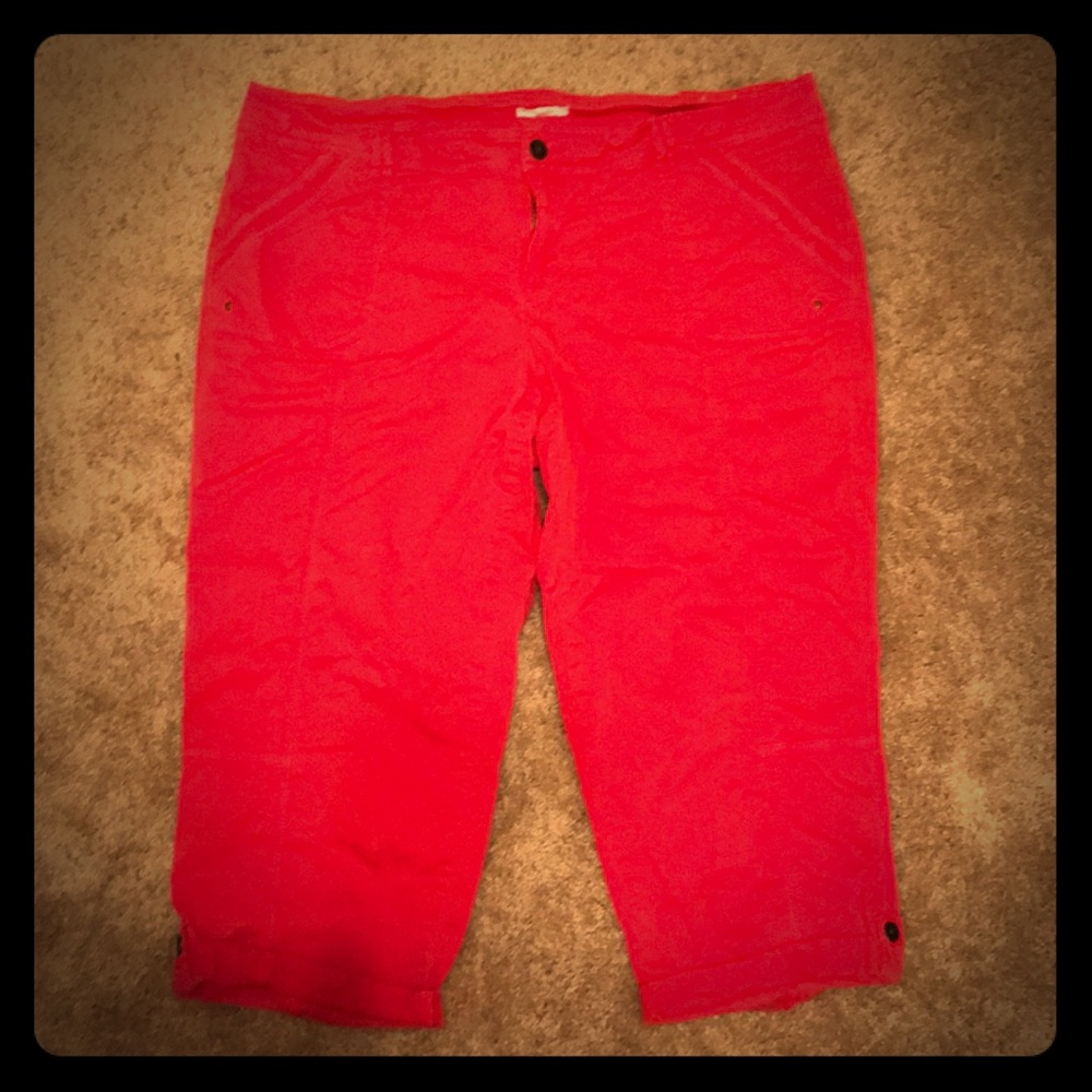 Maurice’s capris size 20